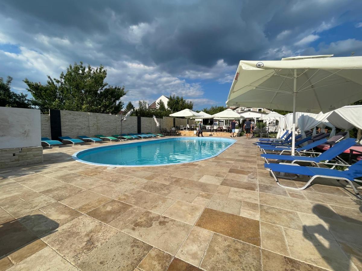 Elgringo Clisura Dunarii Moldova Noua Extérieur photo